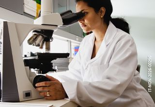 L’Organizzazione Mondiale della Sanità (OMS) ha pubblicato le raccomandazioni ufficiali per la composizione del vaccino influenzale 2026–2027 per l’emisfero nord. Le indicazioni si basano sull’analisi dei dati globali di sorveglianza e sull’evoluzione recente dei virus influenzali.